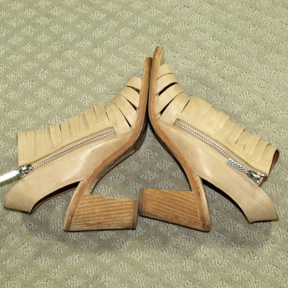 Donald J Pliner Women's 7.5M Light Tan Strappy 3" Stacked Heels - Picture 3 of 7